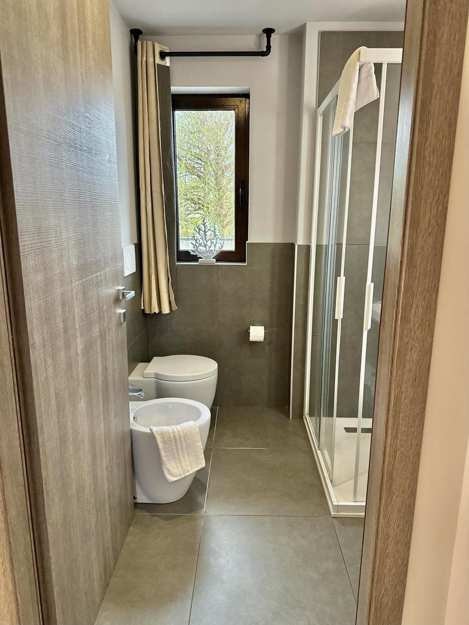 Civico 29 Rooms Peschiera del Garda Exterior photo
