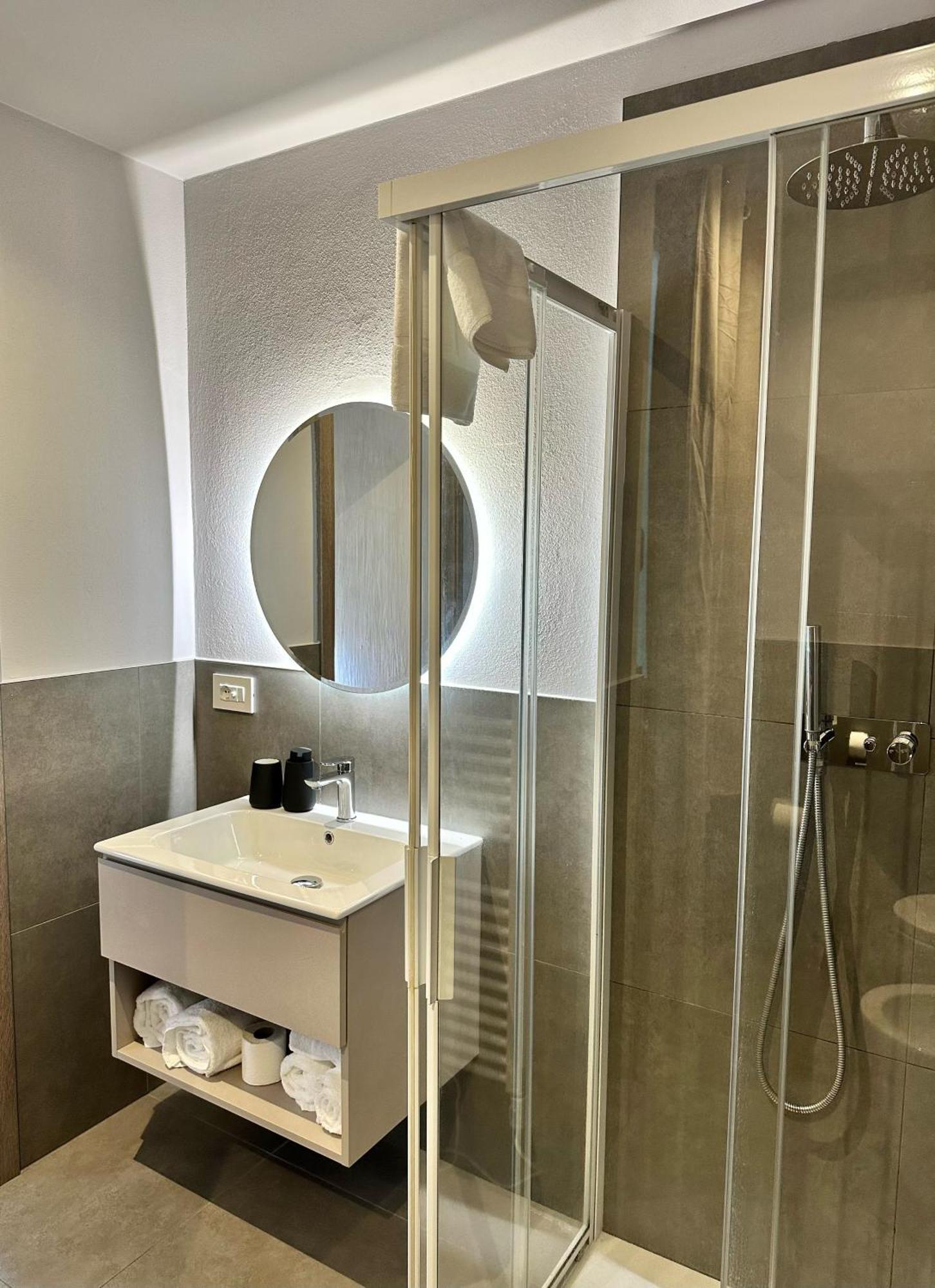 Civico 29 Rooms Peschiera del Garda Exterior photo